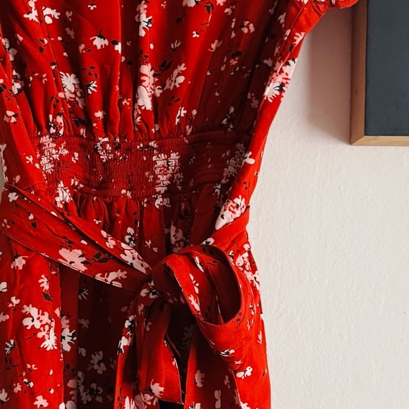 Abercrombie & Fitch Red Floral Tie Back Romper Size XSP - Picture 6 of 6
